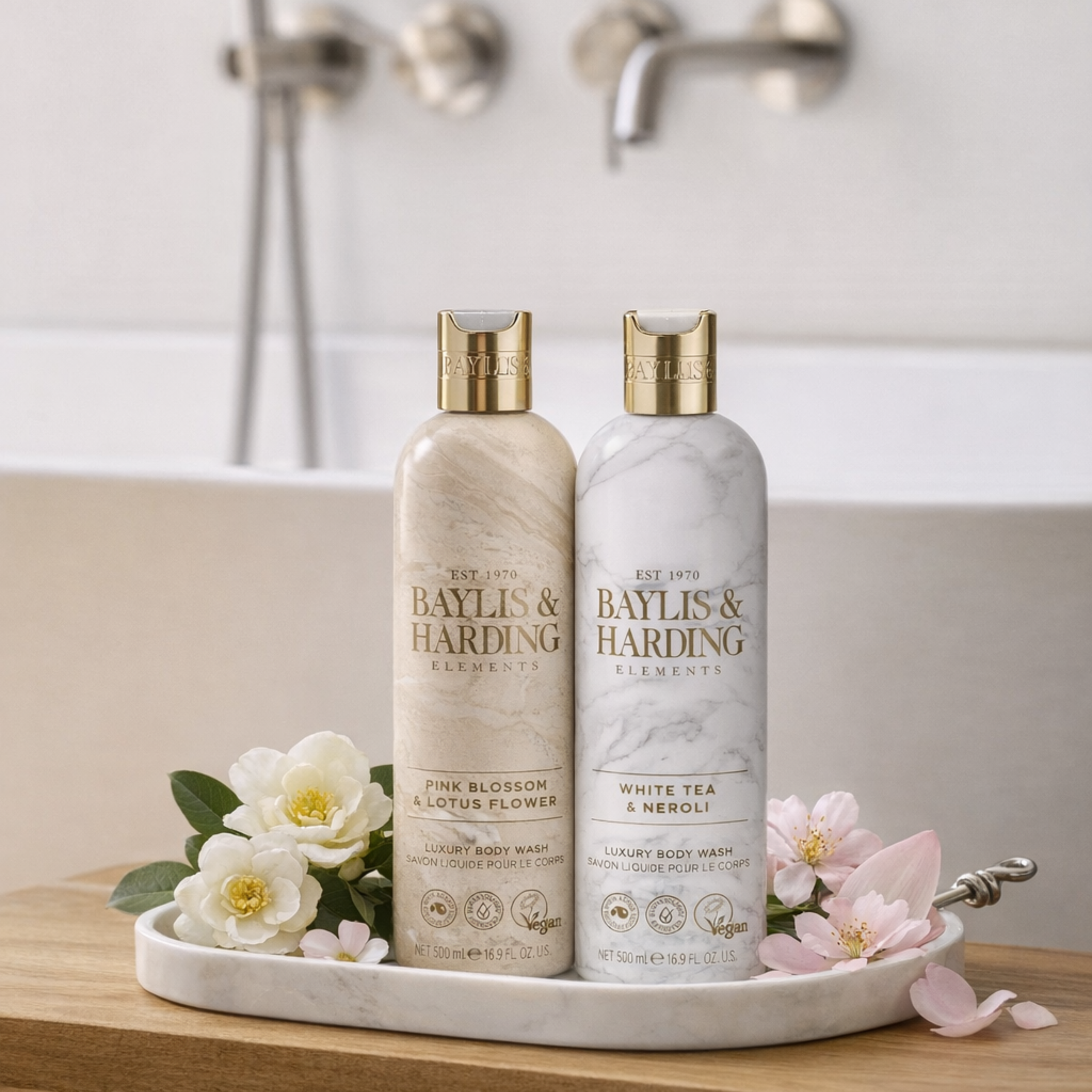 Sữa tắm dịu nhẹ, không gây khô da có mùi hương hoa cỏ tự nhiên